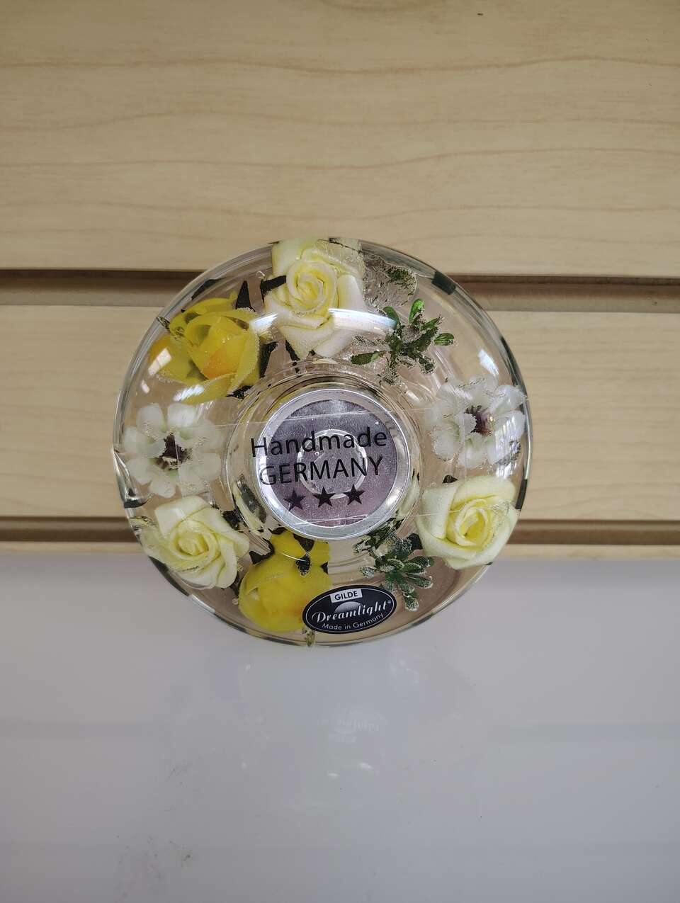 Round Decorative Candle Holder with a candle  ( NEW ) yellow & white. Roses, flowers