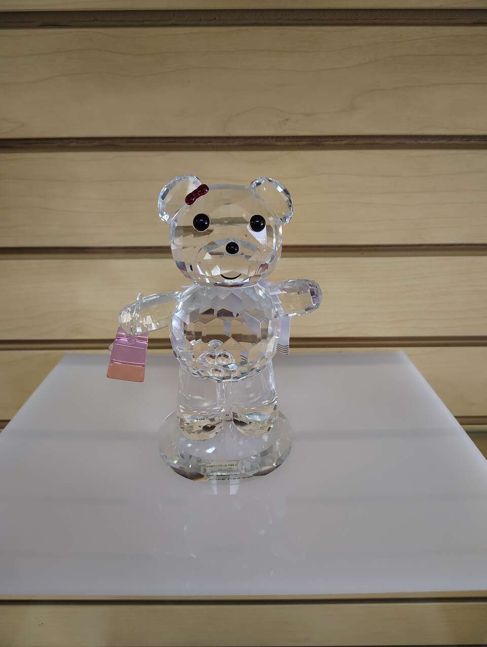 Crystal Glass Teddy Bear Figurine with a pink purse ( NEW ) decorative