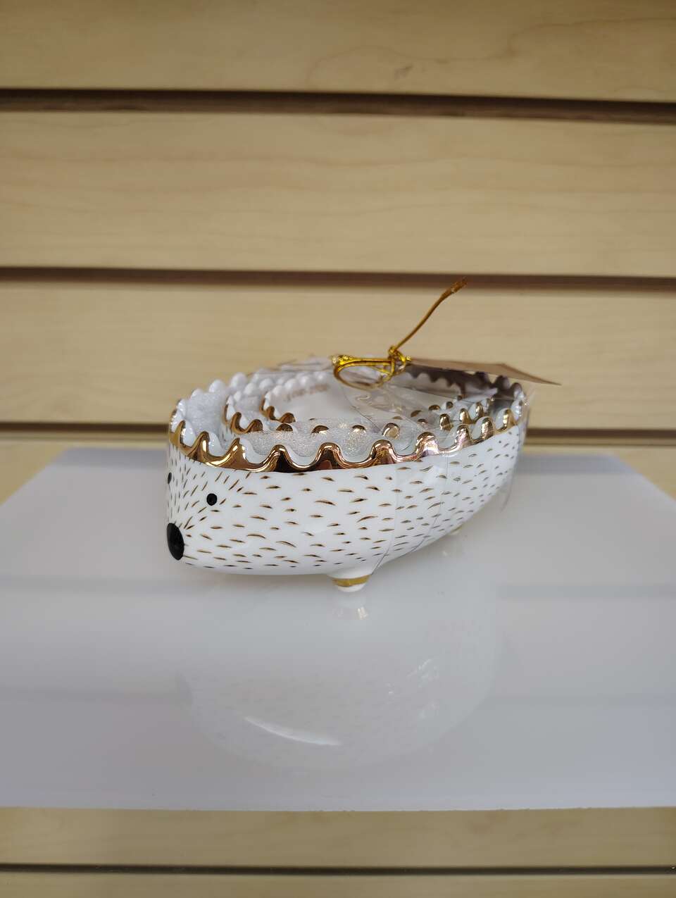 3pc Porcelain Porcupine Measuring cup set - $14.99 ( NEW ) white & gold