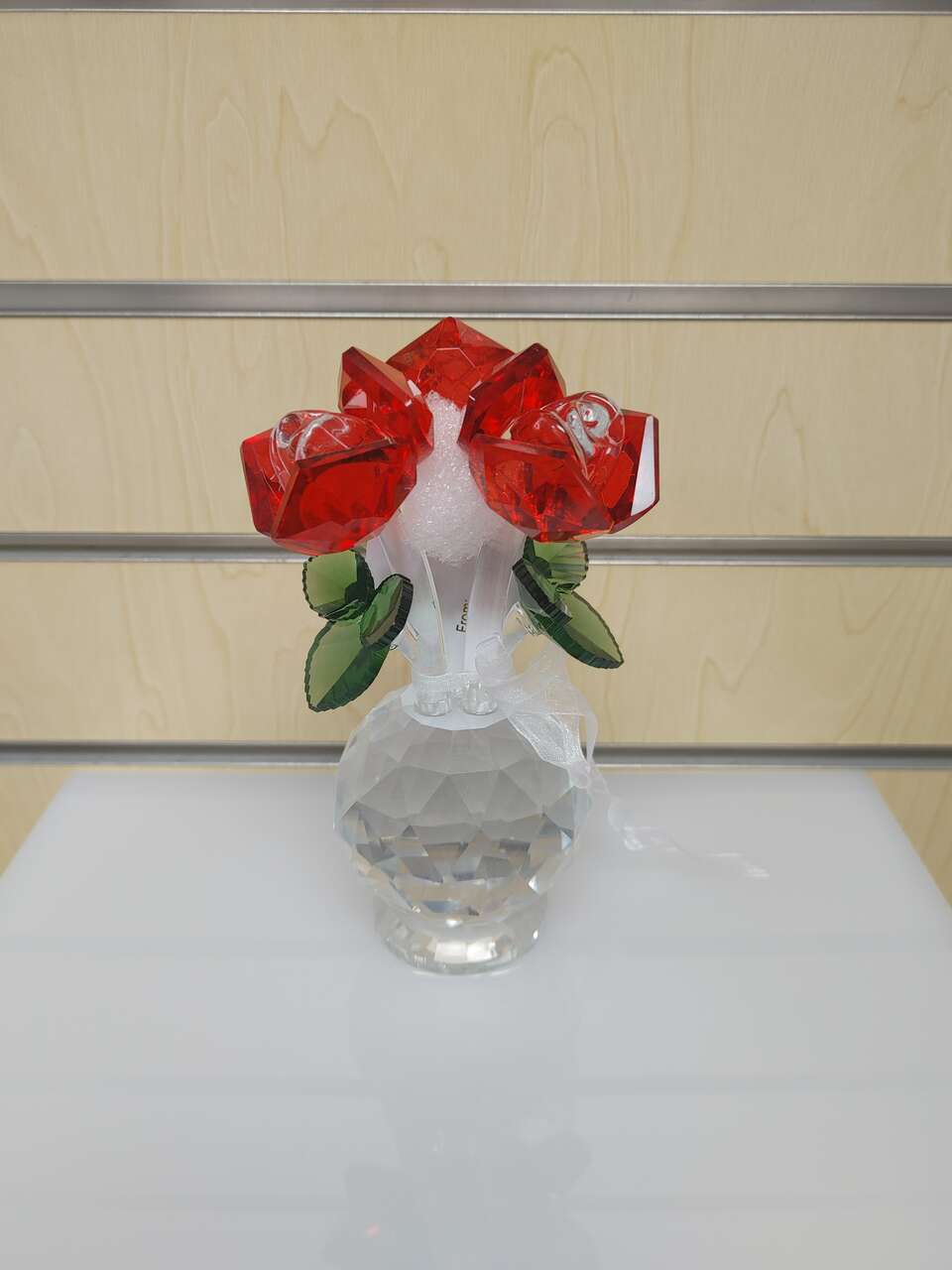Glass Roses Figurine / Statuette - $24.99 ( NEW ) 6.5 inches. Red / green