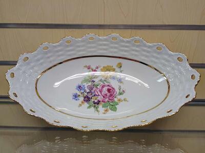 Porcelain Bowl / Dish / Plate / Basket - $24.99 ( NEW ) dinnerware, dessert. Czech Republic. Pink