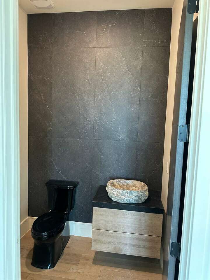 Bathroom and Kitchen tile: Backsplashes, show tile, and remodeling.