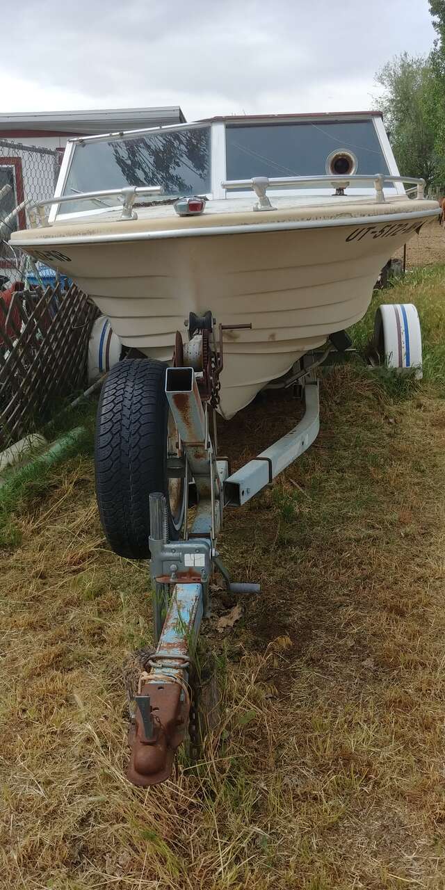 Parting out 2 Boats. Both Fiberform, A 1970, 19FT. Inboard. And 64 Outboard 16FT