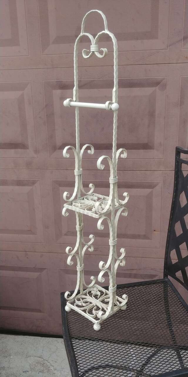 Wrought Iron T- Paper Holder