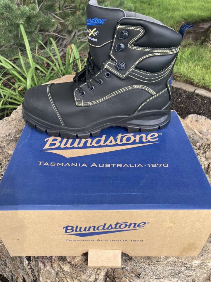Blundstone Safety Boots, New 11.5