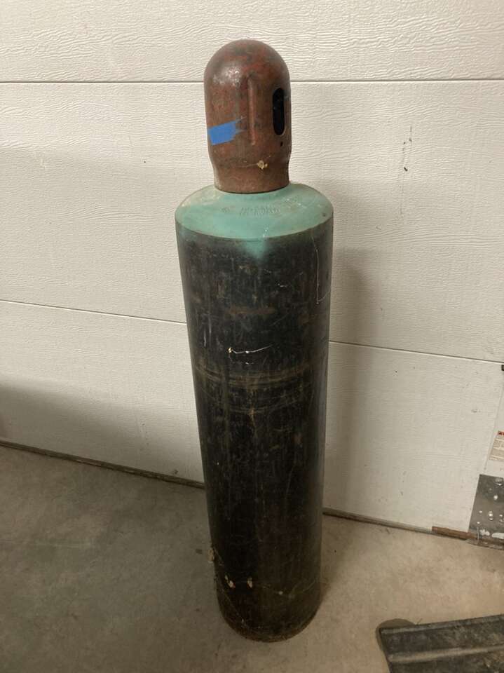Acetylene Cylinder Mid Sized 145 Cf Torch Cylinder