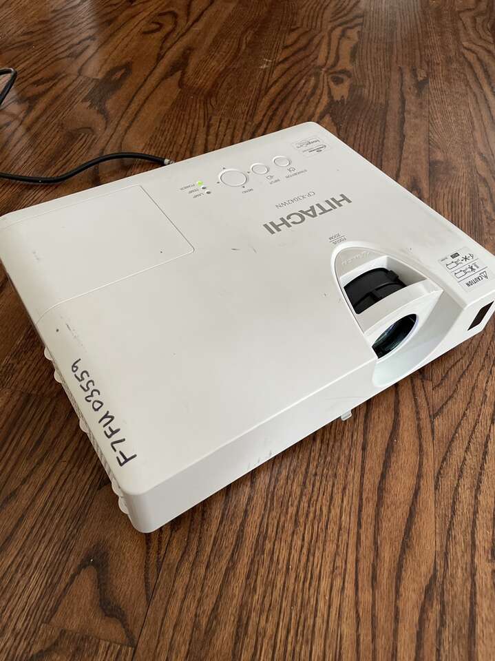 Hitachi Projector (CP-X3042WN)