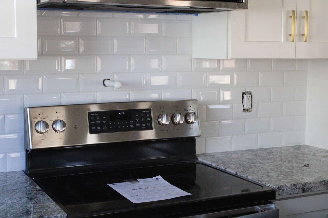 White Beveled Subway Tile 3"x6"