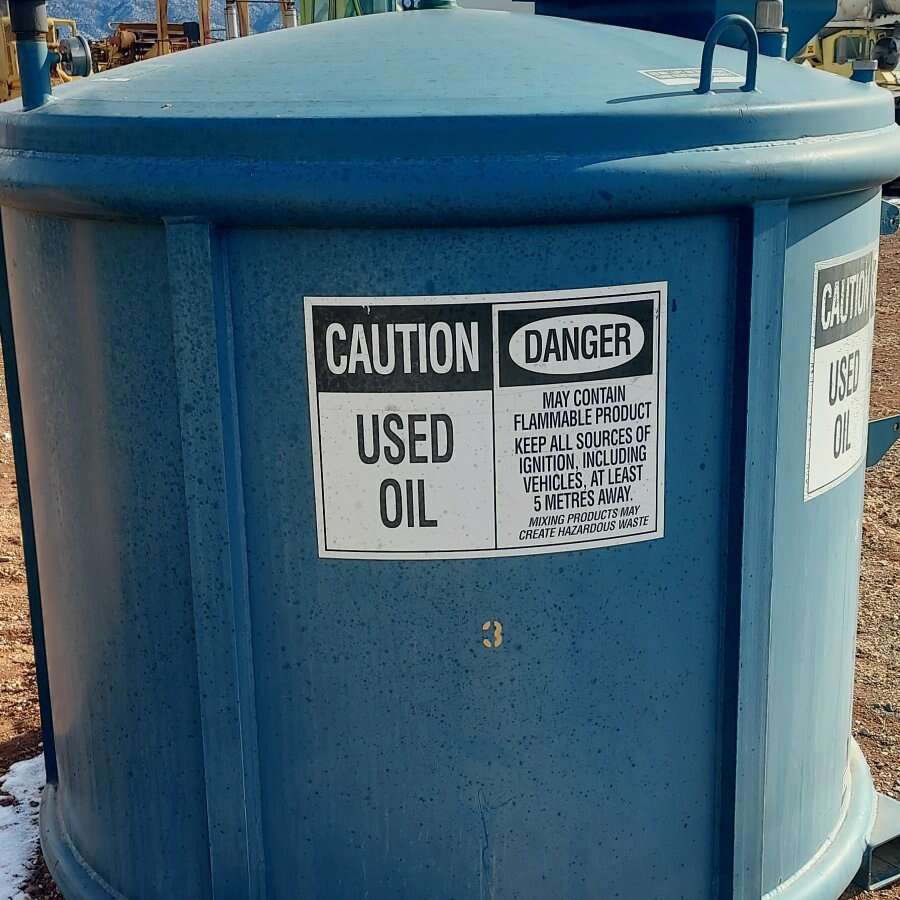 Oil fuel diesel antifreeze chemical farm ranch 660 gallon tank