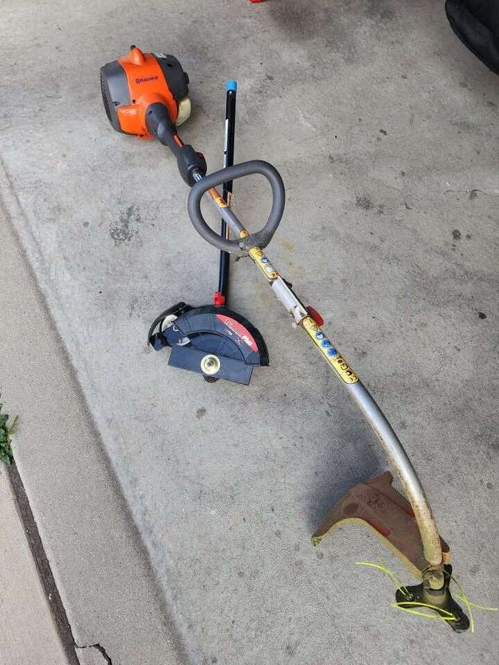 Husqvarna 128CD 28-cc 2-cycle 17-in Curved Shaft A