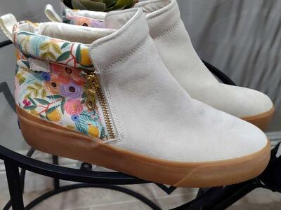 Rifle Paper Co. sneakers/Chelsea boots size 9.5.