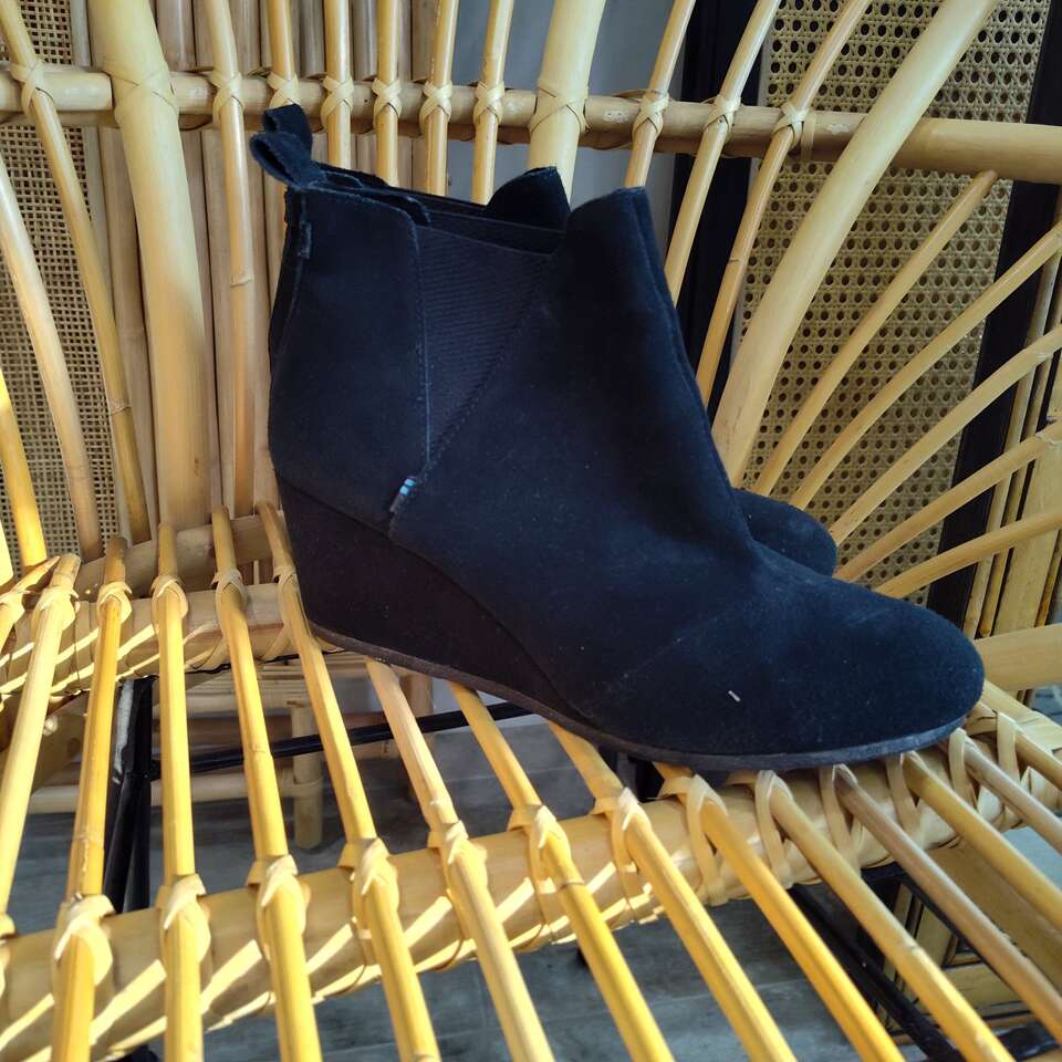 Tom's ankle boots (w 12)