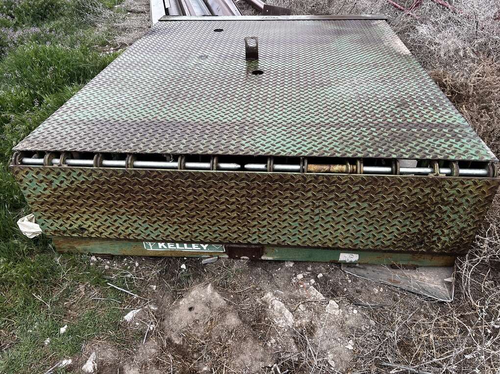 Kelley Loading Dock levelerDock leveler/lift