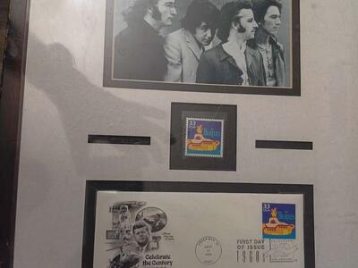 BEATLES FRAMED FIRST DAY COVER AND SINGLE 33 CENT USA STAMP