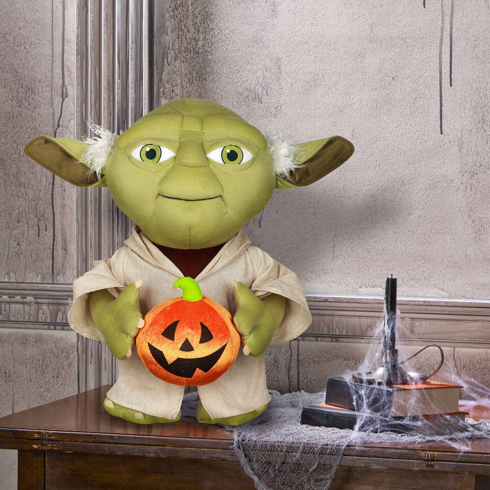 NWT 19" Disney Yoda Halloween Holding Pumpkin Greeter Gemmy Star Wars Plush