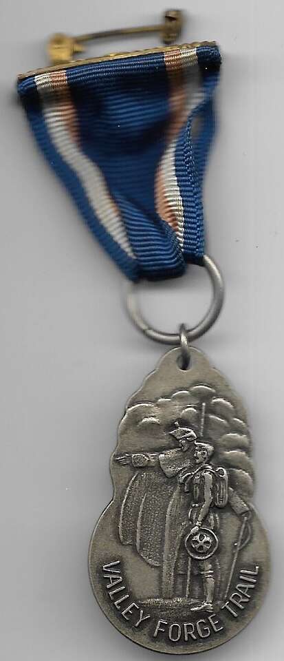 VTG 1960s BOY SCOUT VALLEY FORGE TRAIL AREA COUNCIL MEDAL RIBBON PIN BSA