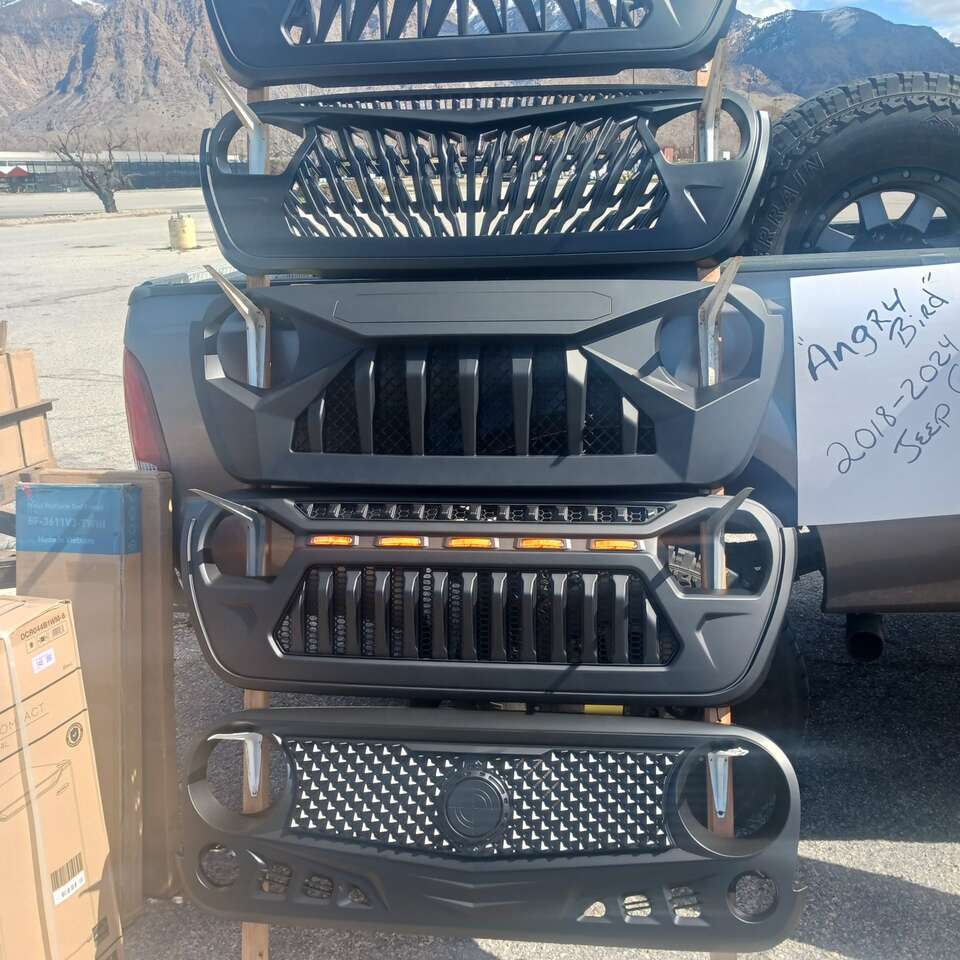 new 2018 to 2024 jeep grills