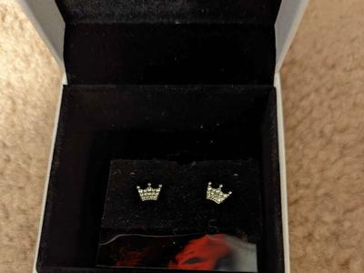 Crown earrings