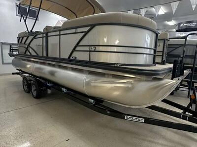 2025 Sylvan Pontoon Boat X3