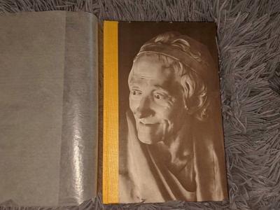 1954 Hardcover Voltaire.
EXCELLENT CONDITION.