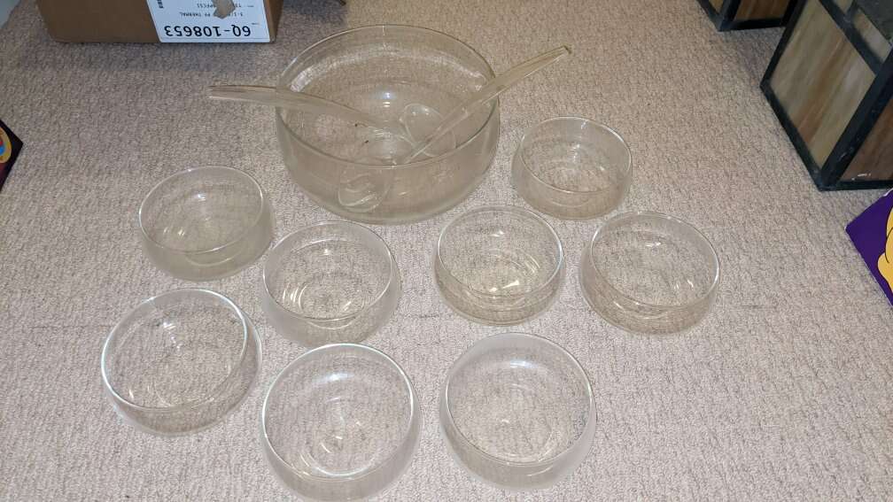 Moderno Riekes-Crisa Vintage Crystal Salad Set.

E