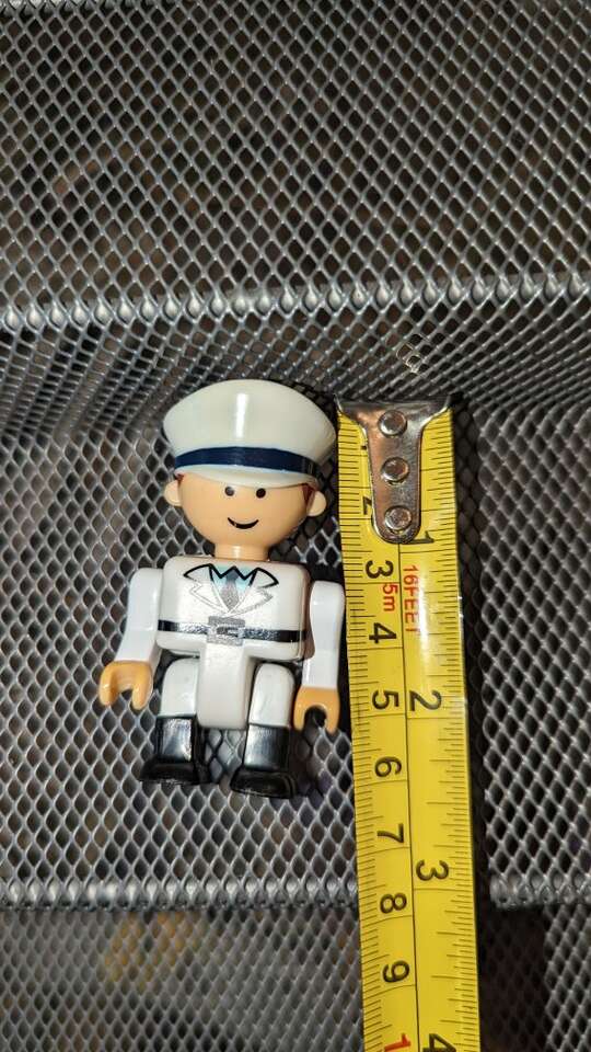 K'Nex Action Figure Toy - Captain Airline Pilot  2