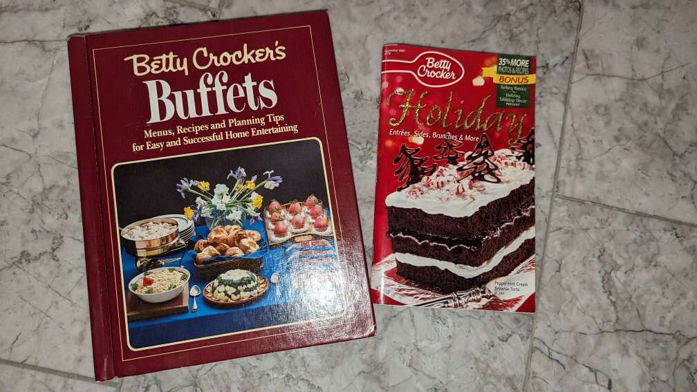 Betty Crocker's "Buffets" Cookbook & Guide Menus