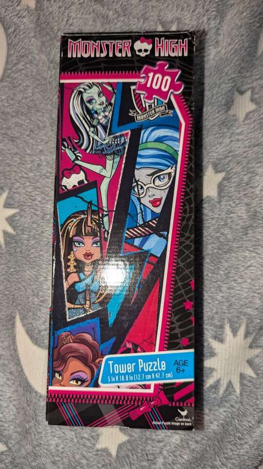 Monster High Tower Puzzle - 100 Pieces  18"x 5"
