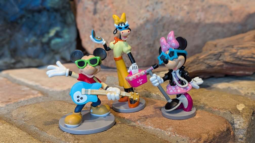Disney Mickey Mouse & Friends Rockstar Mickey, Min