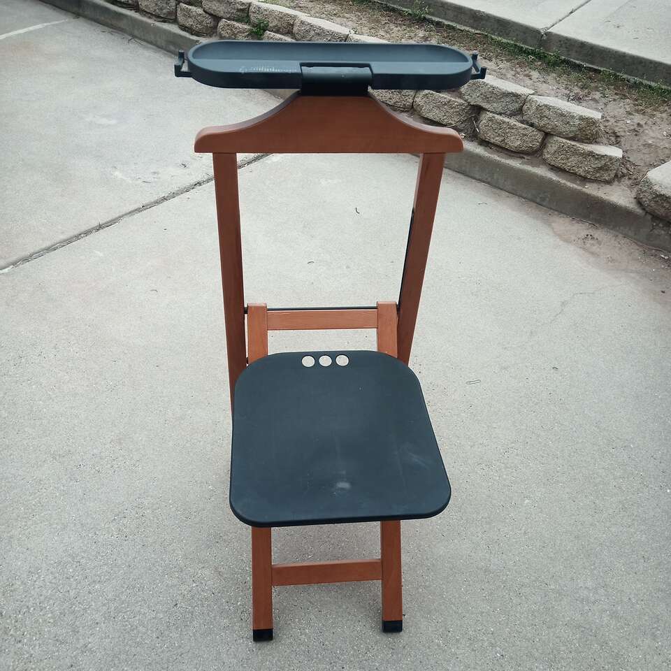 Mid-century Style Gentleman's Folding Valet Chair made by Foppapedretti, Italy