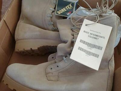 New Wolverine Work Boots Gore-Tex Size 11.5 X/W 11-1/2 Tan Combat