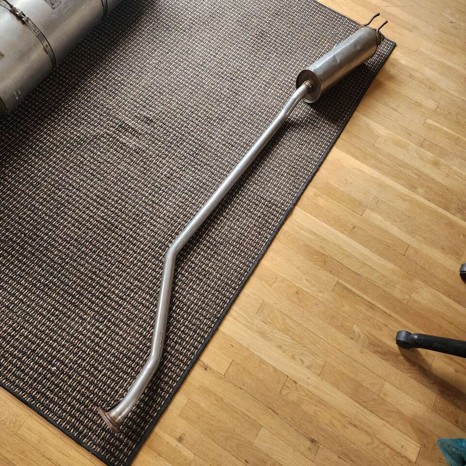 01-05 Honda Civic Exhaust Pipe SANKEI 4092 18220-S5D-A02 Pipe B. Dented Muffler