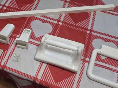 vintage bathroom hardware set