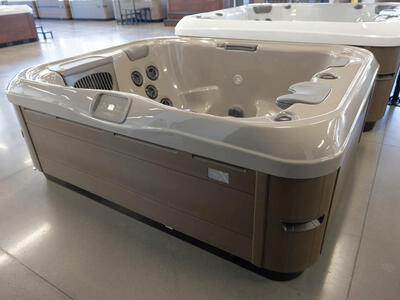 Clearance Bullfrog Spas