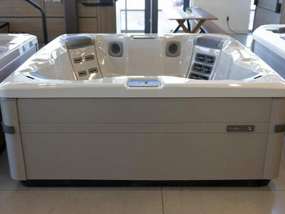 Factory Certified Refurbished Bullfrog Spa