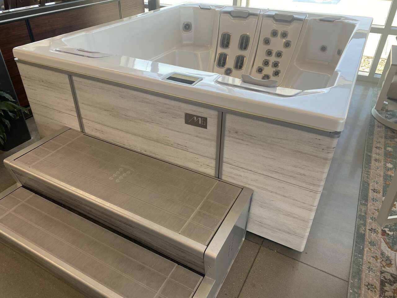 Clearance Bullfrog Spas