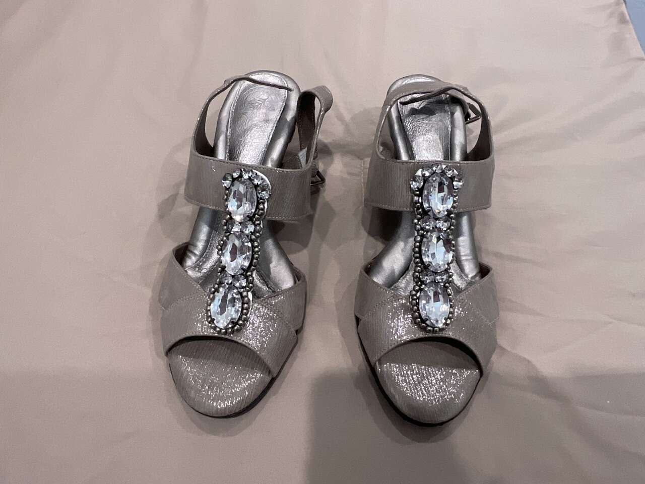 Women Grey Sandals Size 7 1/2