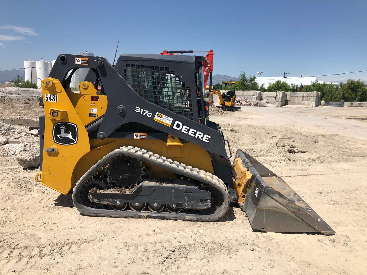 Track skid steer loader for rent. Great power, easier to operate than regular bobcat