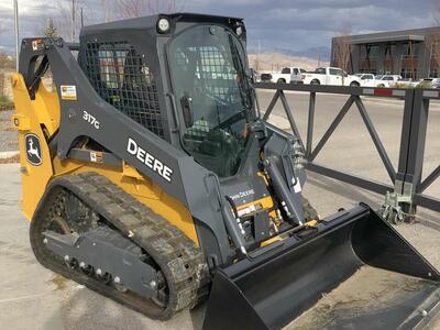 Track skid steer bobcat for rent