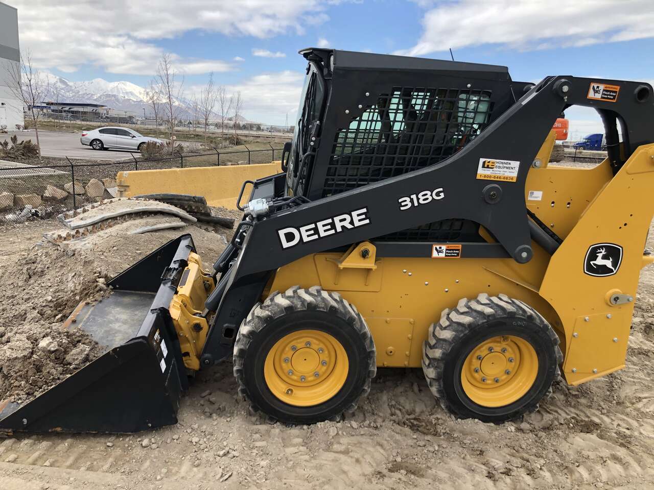 Summer Promo! Skid steer bobcat for rent. Nice Deere 318g.