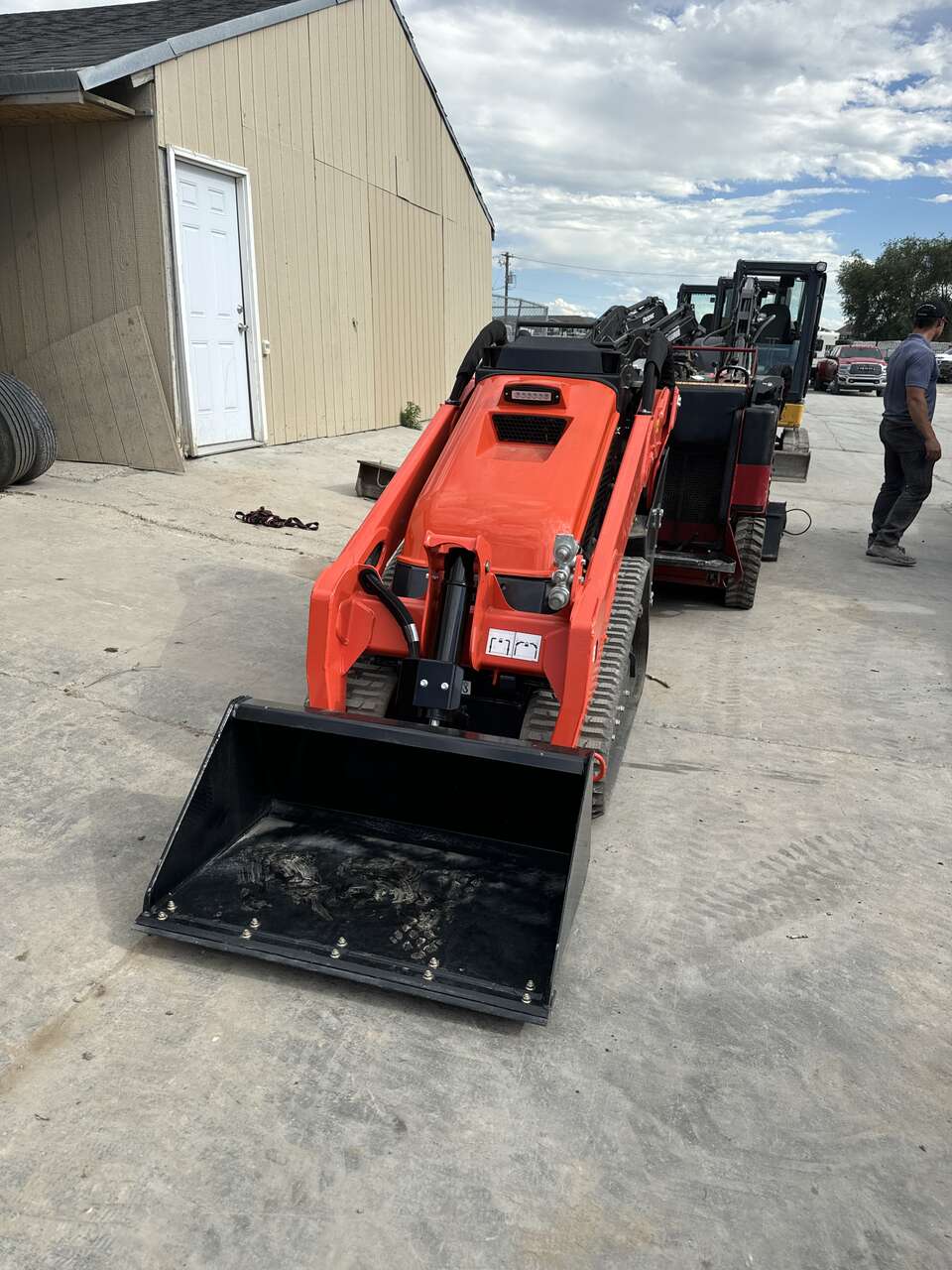 2024 Mini skid steer dingo for rent. 41 inches stand on model. Great for narrow gates!