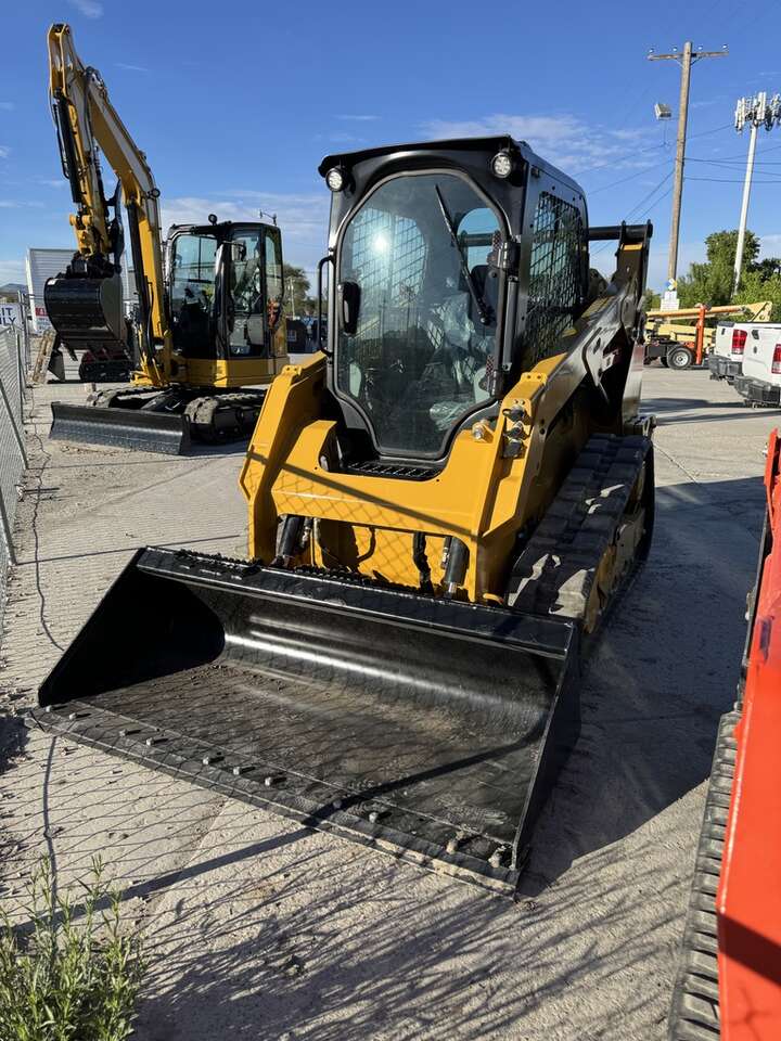 A/C CAB!!!! Caterpillar track loader skid steer for rent.