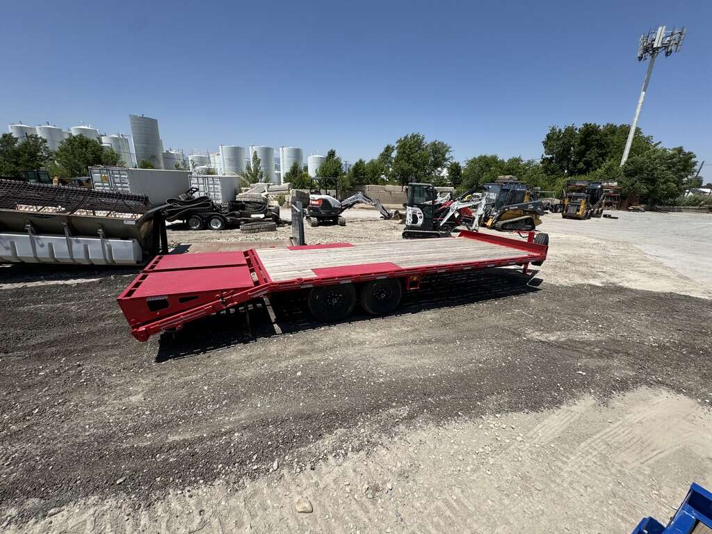 Diamond C Deckover Flatbed Trailer Rental