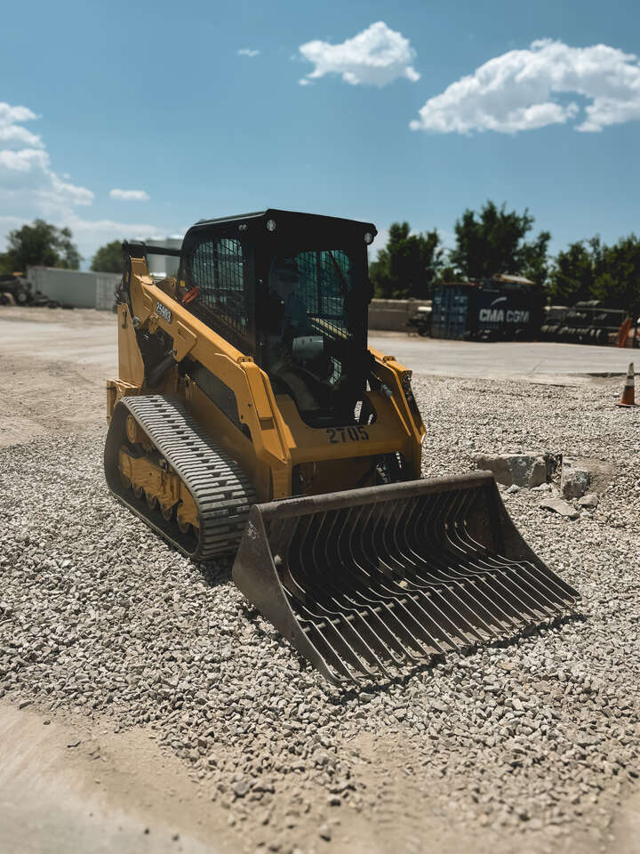 FOR RENT: 259D3 Track Skid