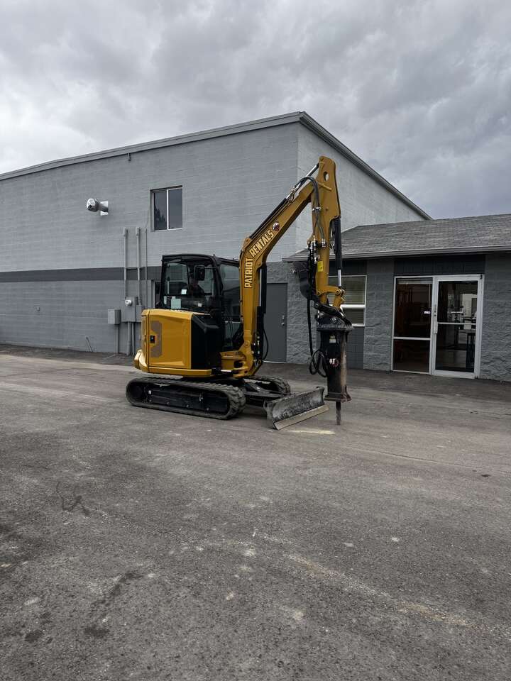 FOR RENT: 2024 304 CAT Excavator + Concrete Breaker Attatchment