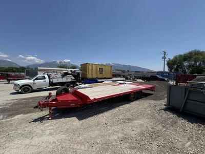 Red Diamond C 14K Deckover 22' Flatbed for Rent