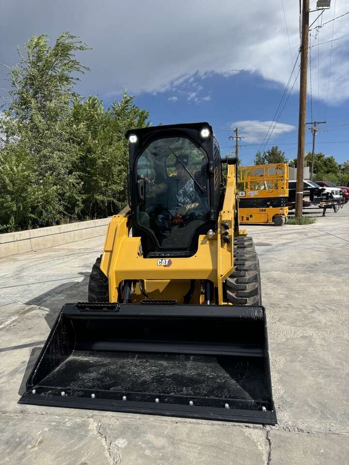 For Rent: CAT Skid Steer – Compact Wheel Loader Bobcat, Powerful and Compact