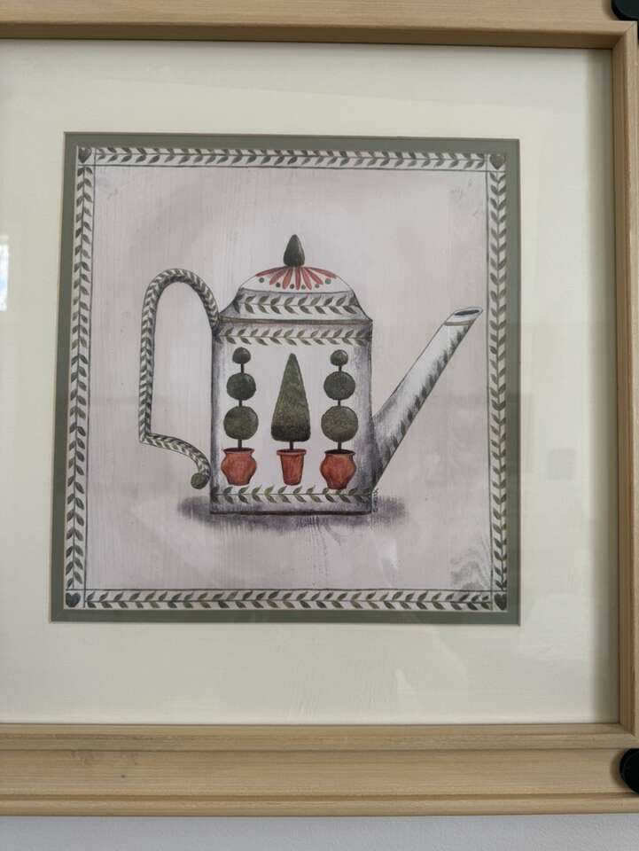 Teapot W/ Topiary Designs