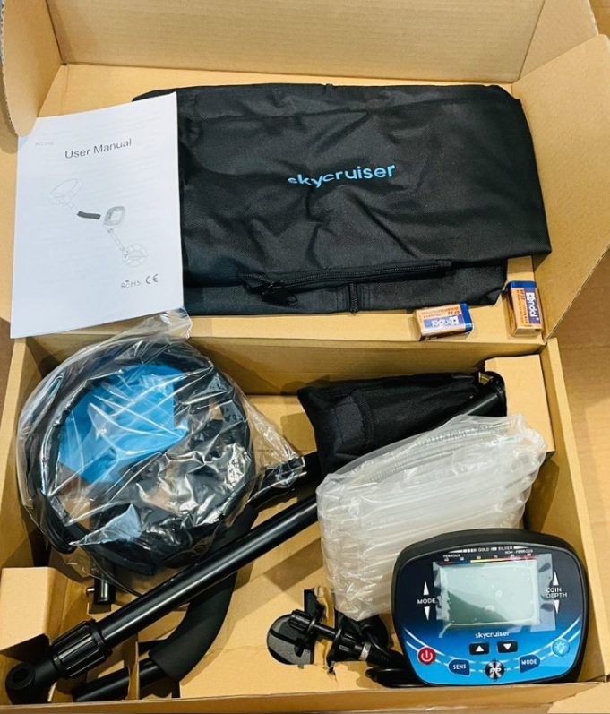 brand new in box Professional Metal Detector with battery（only 5 left)）