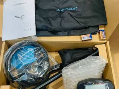 brand new in box Professional Metal Detector with battery(only 5 left))